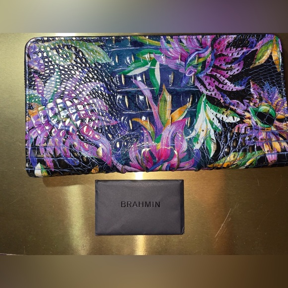 EUC Brahmin Visionary Skylar Clutch - Picture 8 of 9